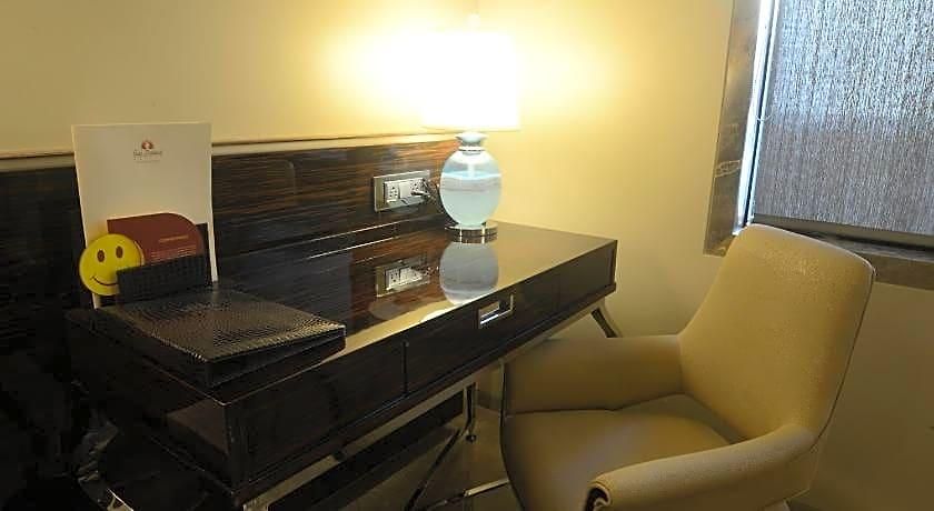 Sai Palace Grand Malad Hotel 4*