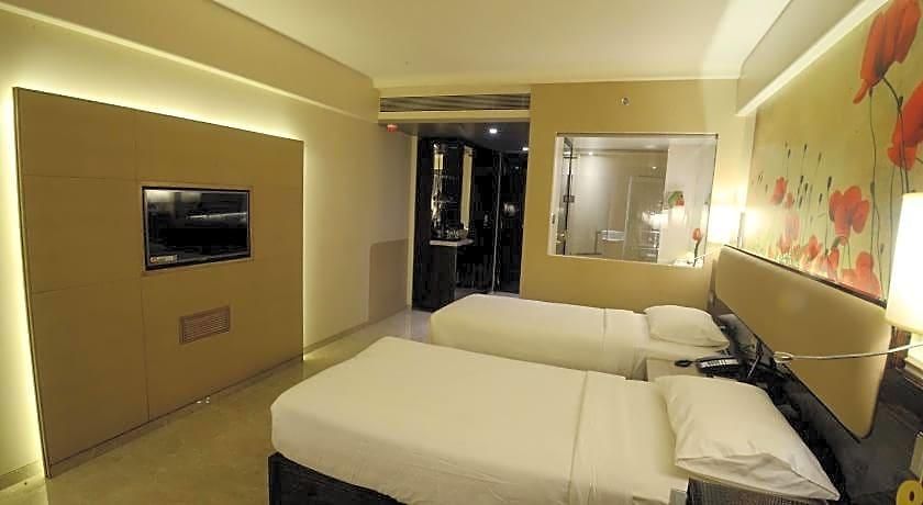 Sai Palace Grand Malad 4*