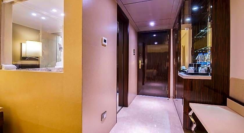 Sai Palace Grand Malad Hotel
