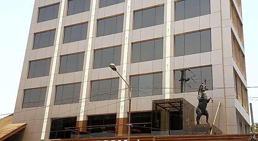 Hotel Peninsula Redpine