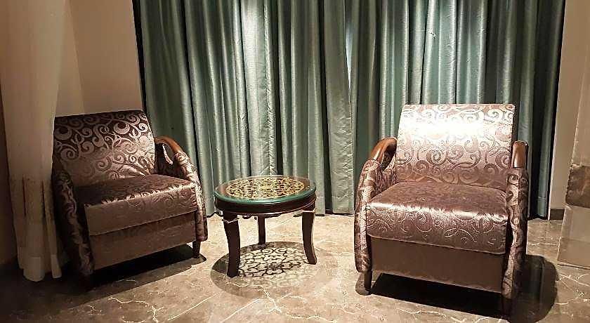 Peninsula Redpine 3* Mumbai