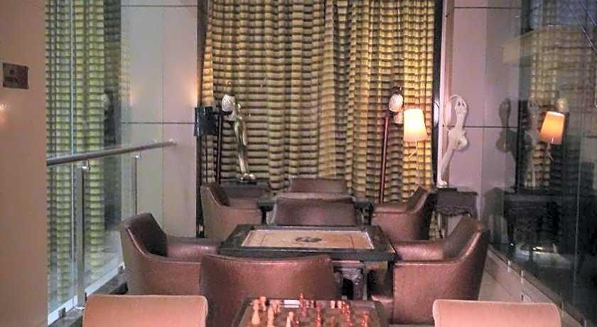 Hotel Club Emerald Mumbai