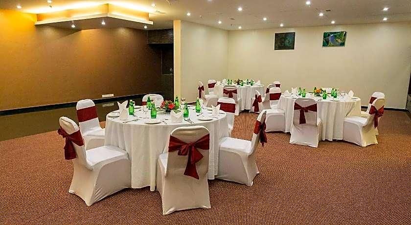 Svenska Design Andheri Hotel 5*