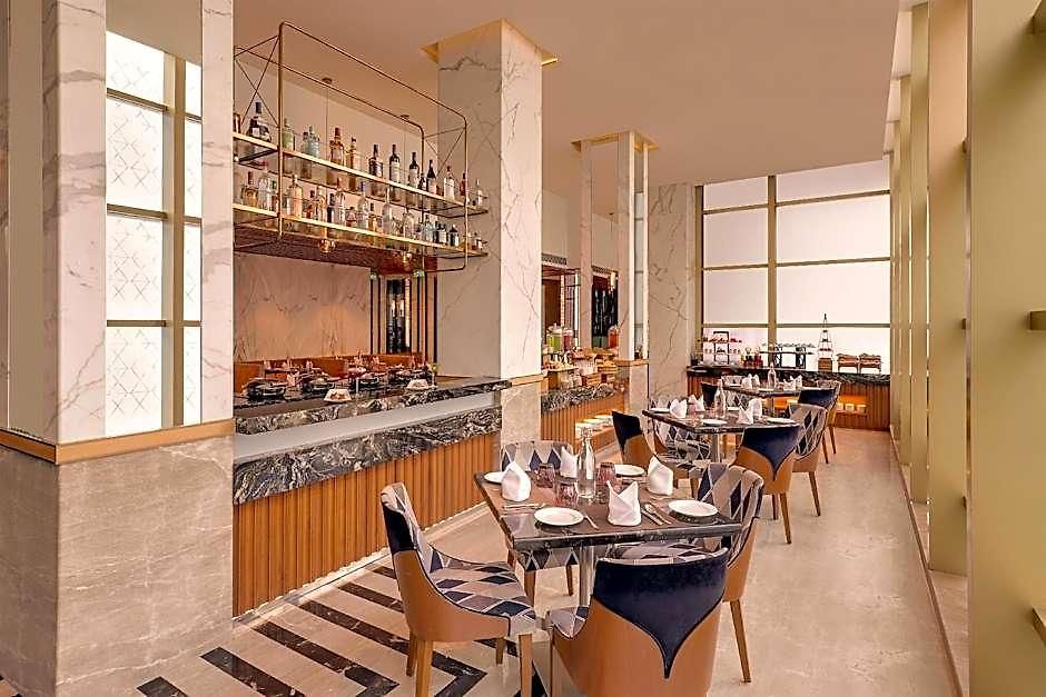 Grand Hometel A Sarovar