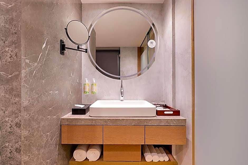 Grand Hometel A Sarovar Hotel