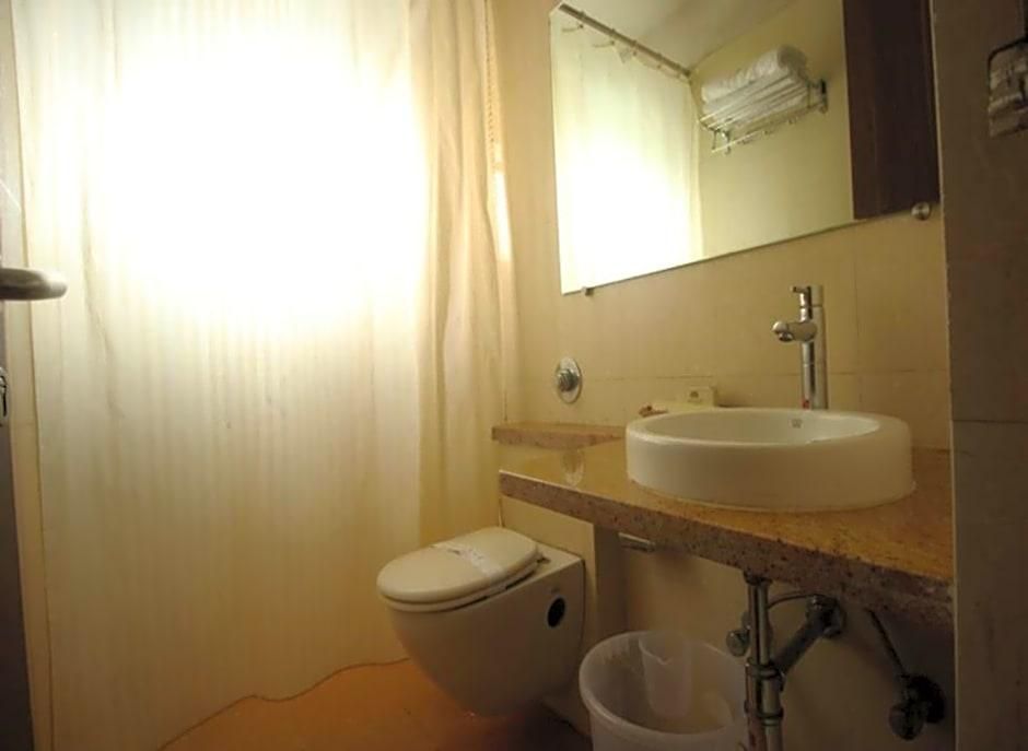 The Caliph Hotel, Near Powai 3* Mumbai