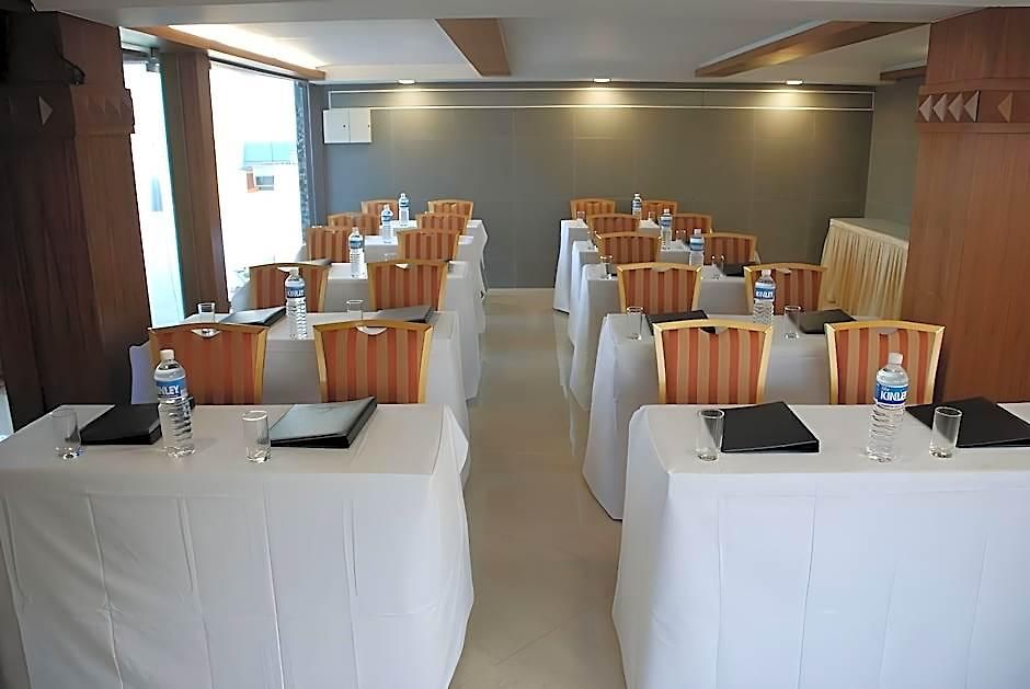 Oriental Aster - International Airport Hotel 4*