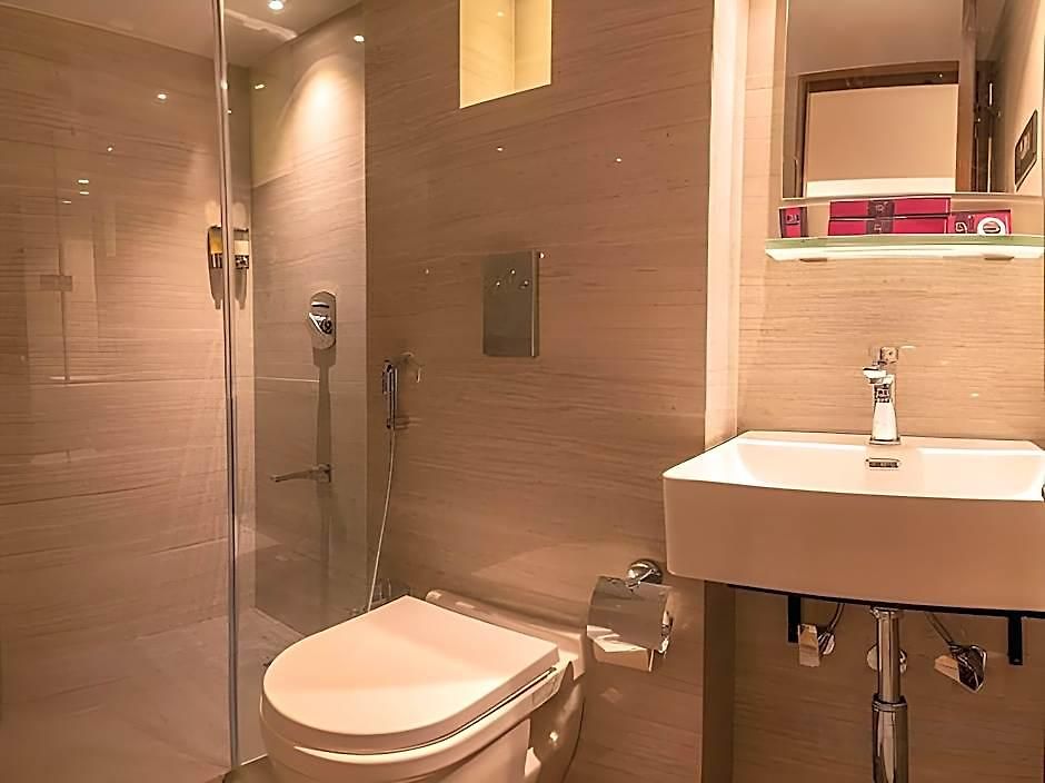 Hotel Oriental Aster - International Airport 4*