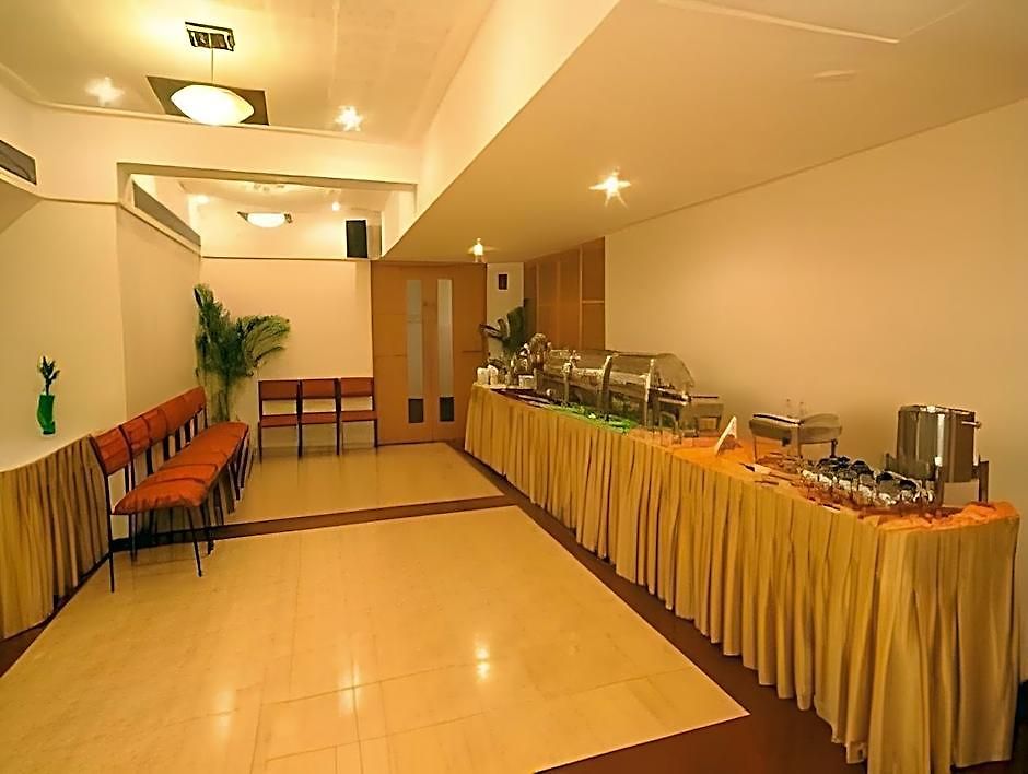 Suncity Residency Hotel 3*