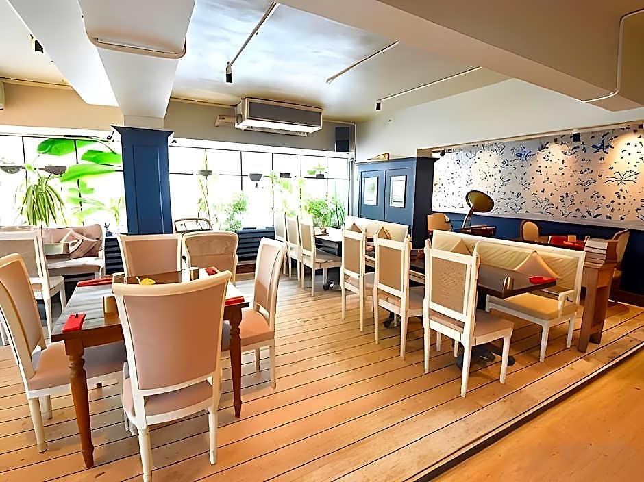 Kings International Juhu