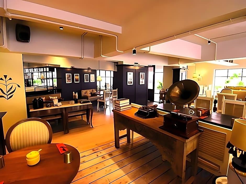 Kings International Juhu Hotel Mumbai