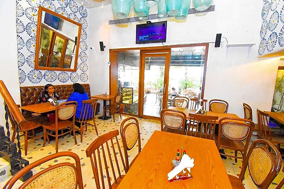Kings International Juhu Hotel 3*