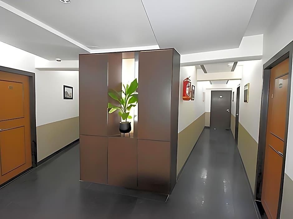 Hotel Kings International Juhu 3*