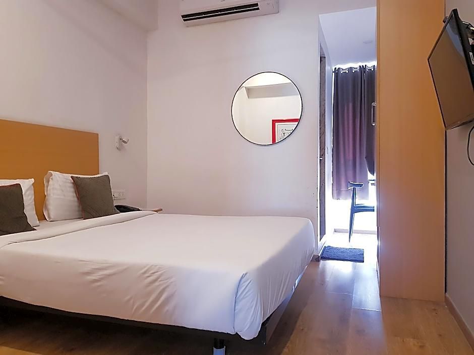 Unicontinental Hotel