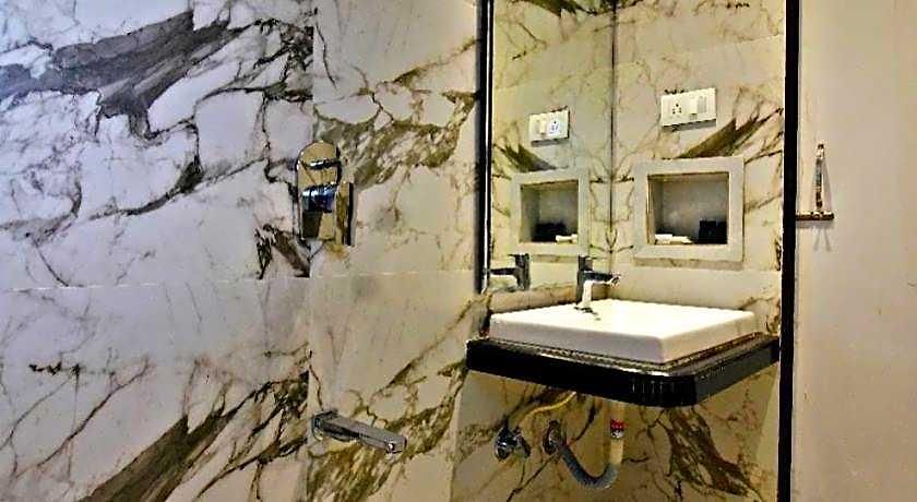 Mina International 3*