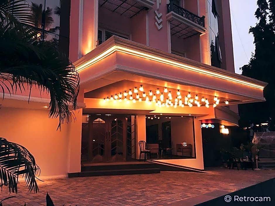 T24 Retro Hotel