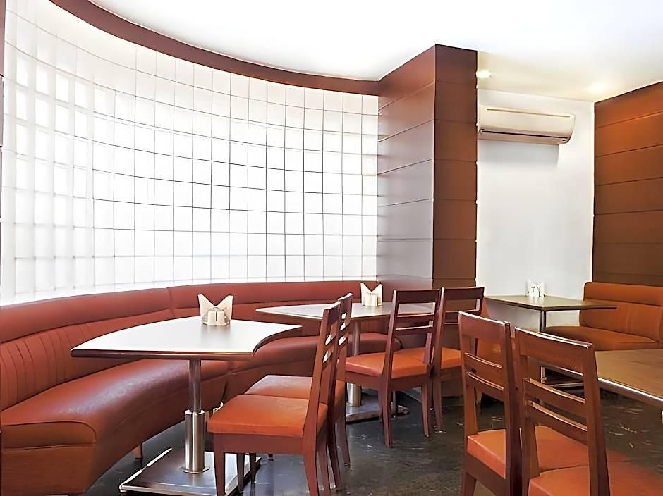 Hotel Lucky Near Nesco Mumbai