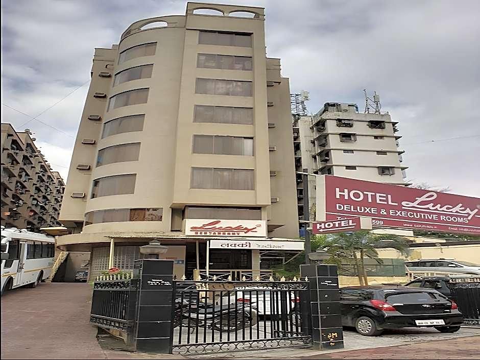 Hotel Lucky Near Nesco 3*