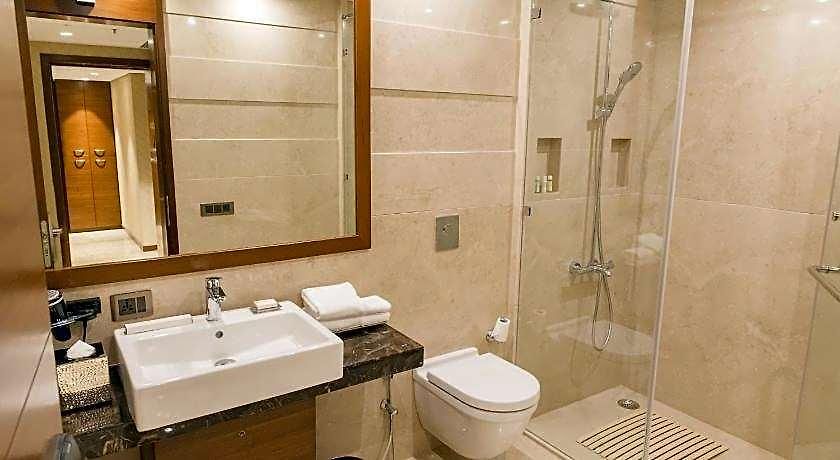 Niranta Transit Airport - At Arrivals Hotel