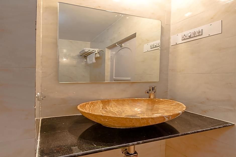 Hotel Mogul Palace - Near Masjid Bunder 3*