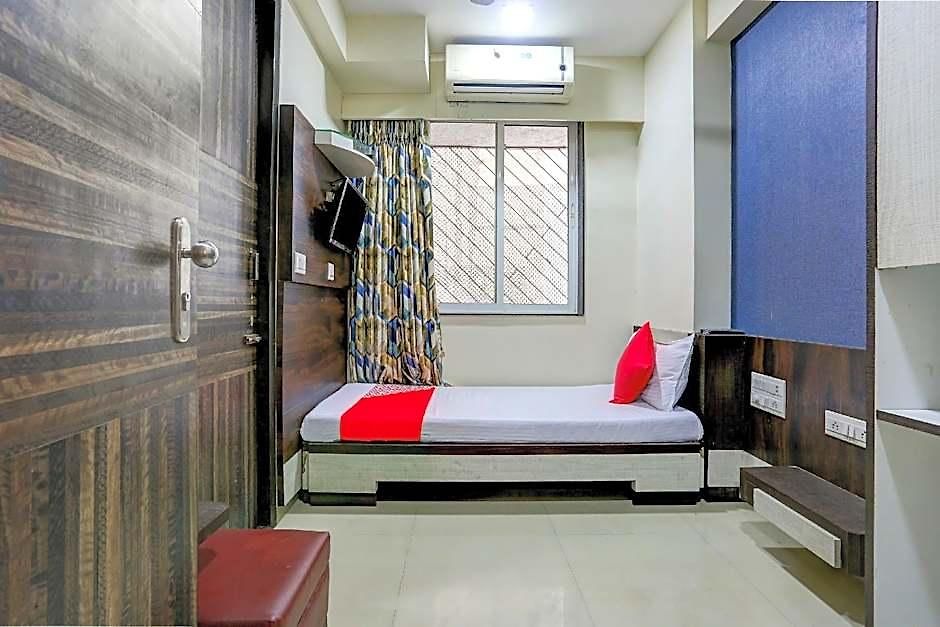 Hotel Nishita Residency 3*