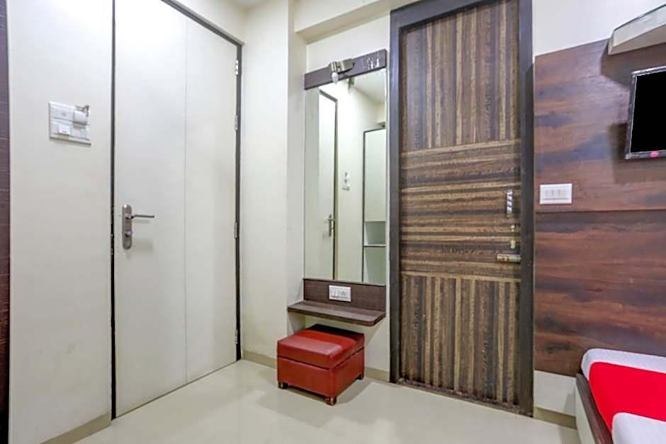 Nishita Residency Hotel 3*