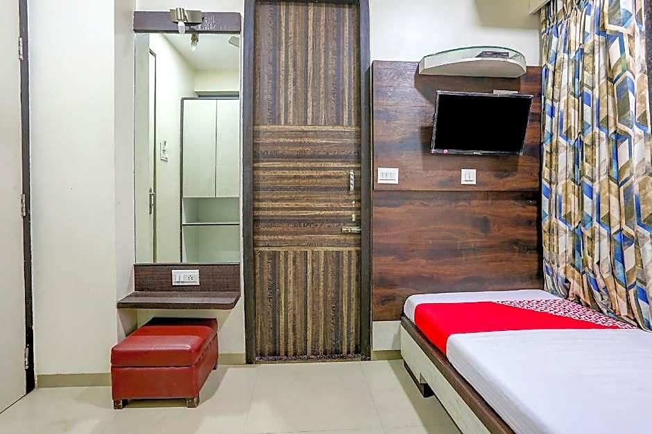 Nishita Residency Hotel 3*