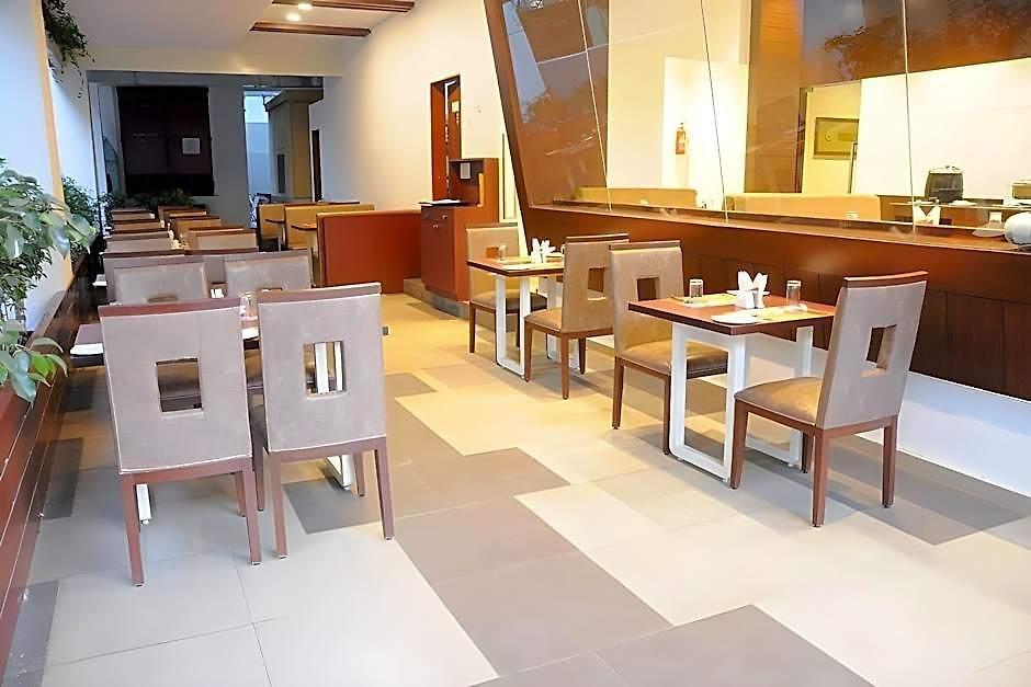 Hotel The Altruist Andheri