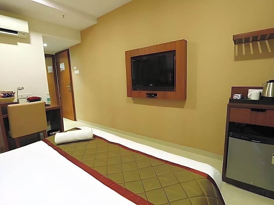 The Altruist Andheri Hotel