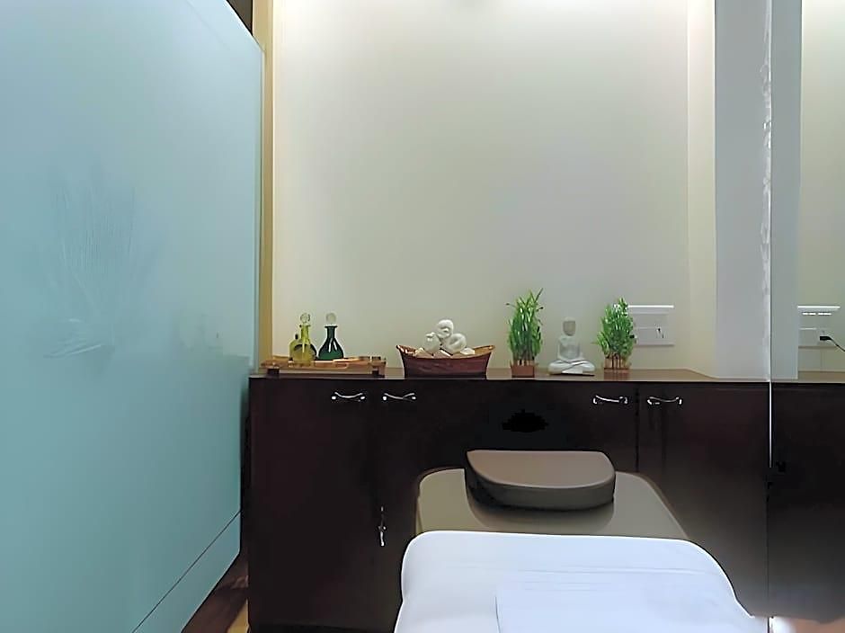 Regal Enclave Hotel