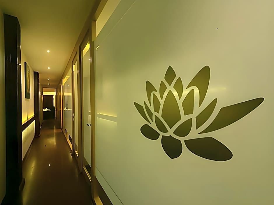 Regal Enclave Hotel 3*