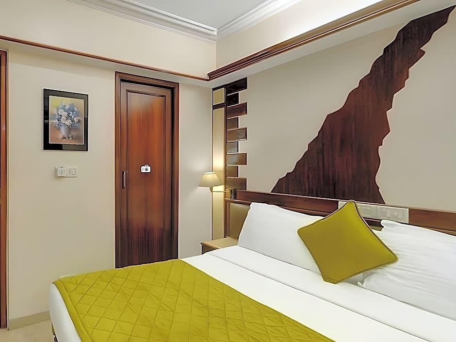 Regal Enclave 3*