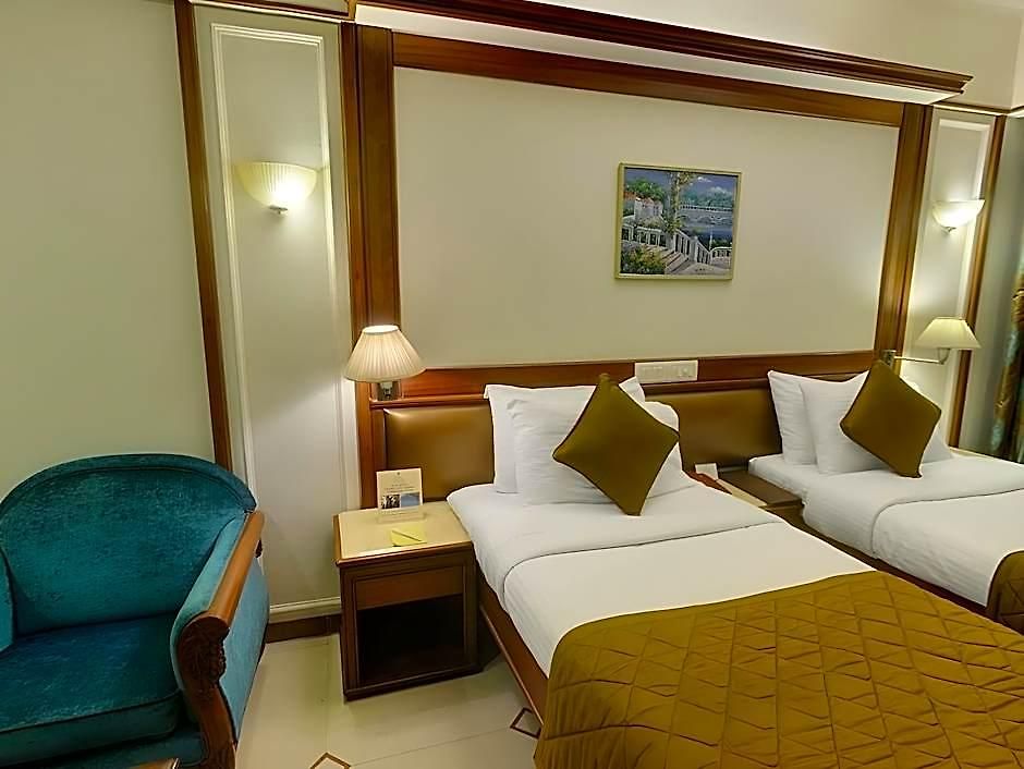 Regal Enclave Hotel 3*