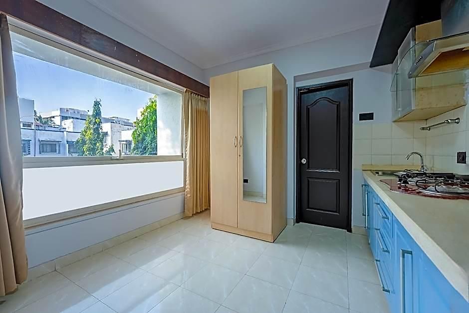 Landmark Apartment *