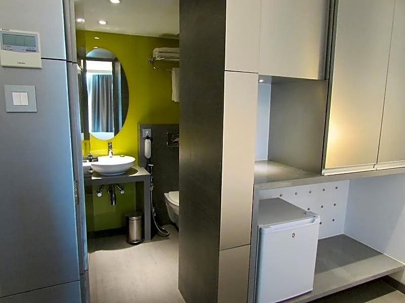 Hotel Landmark Residency