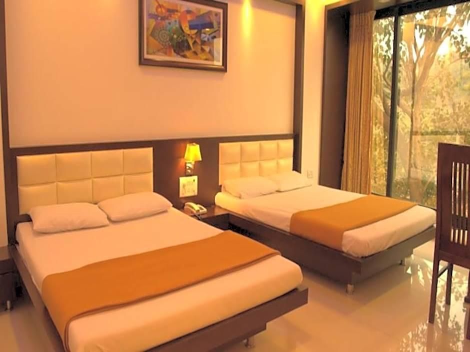 La Metro Near Bkc Hotel 3*