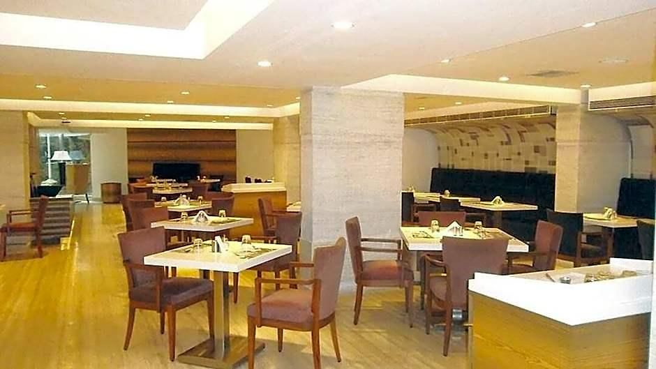 Hiltop Hotel