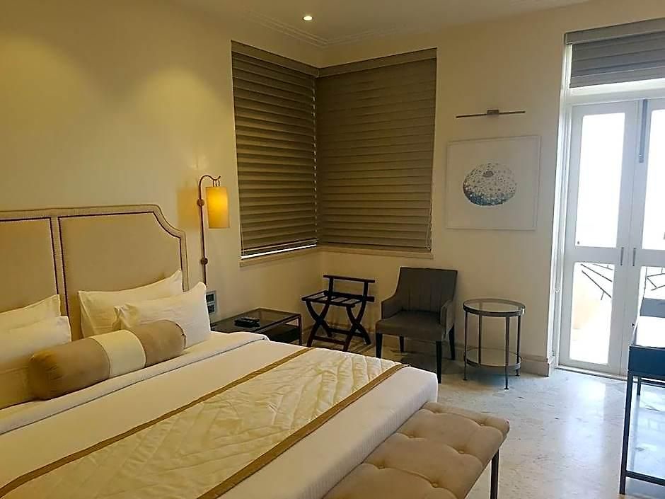 Hotel, Colaba - A Seafront 3* Mumbai
