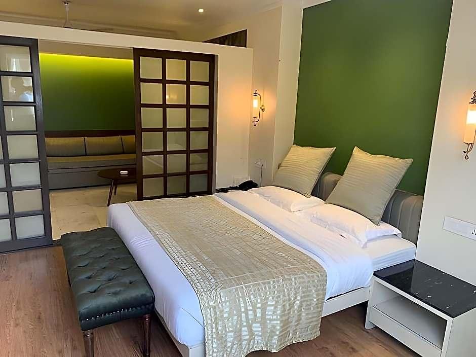 Diplomat, Colaba 3*
