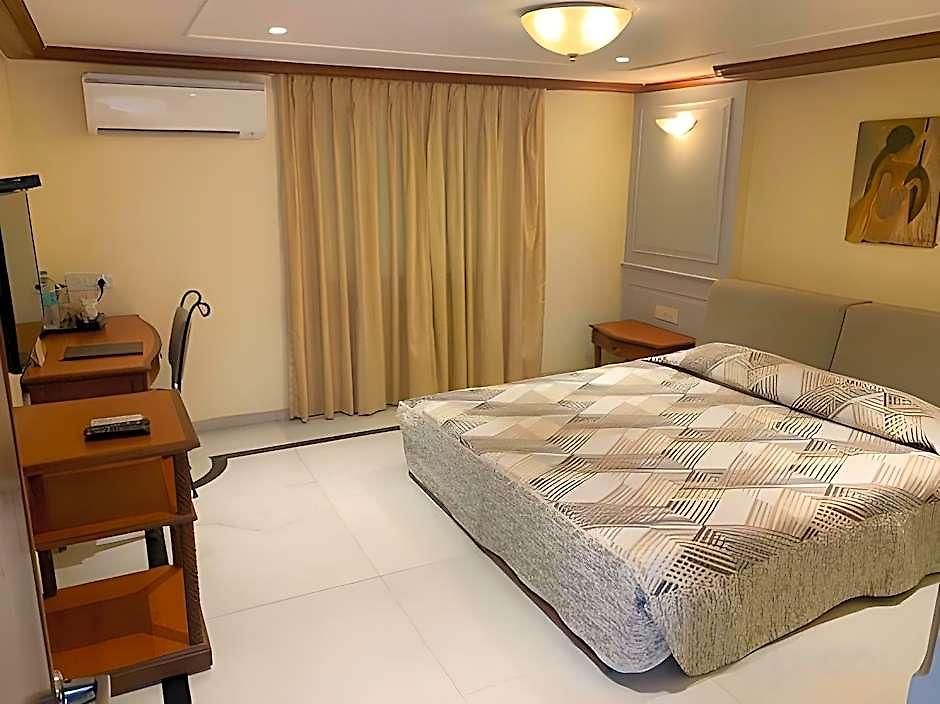 Diplomat, Colaba Hotel 3*