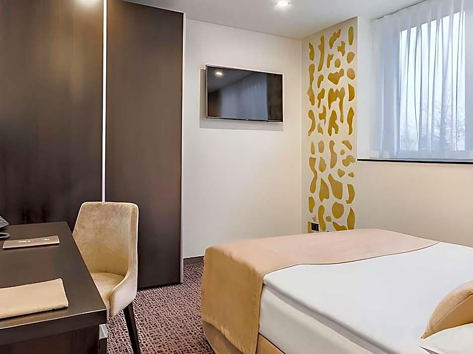 Hotel Diplomat, Colaba Mumbai
