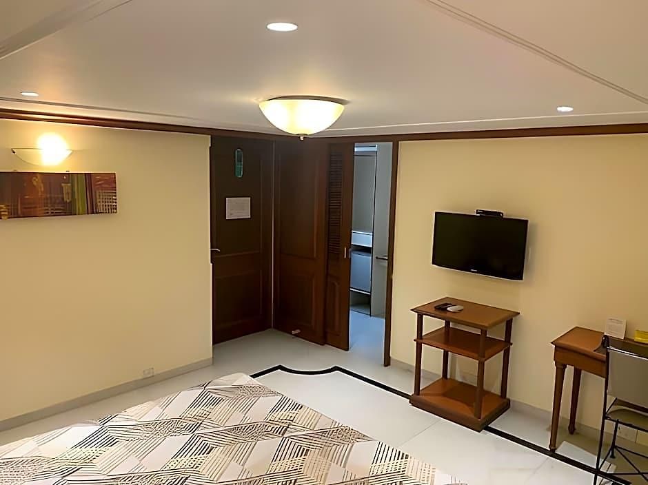 Hotel Diplomat, Colaba Mumbai