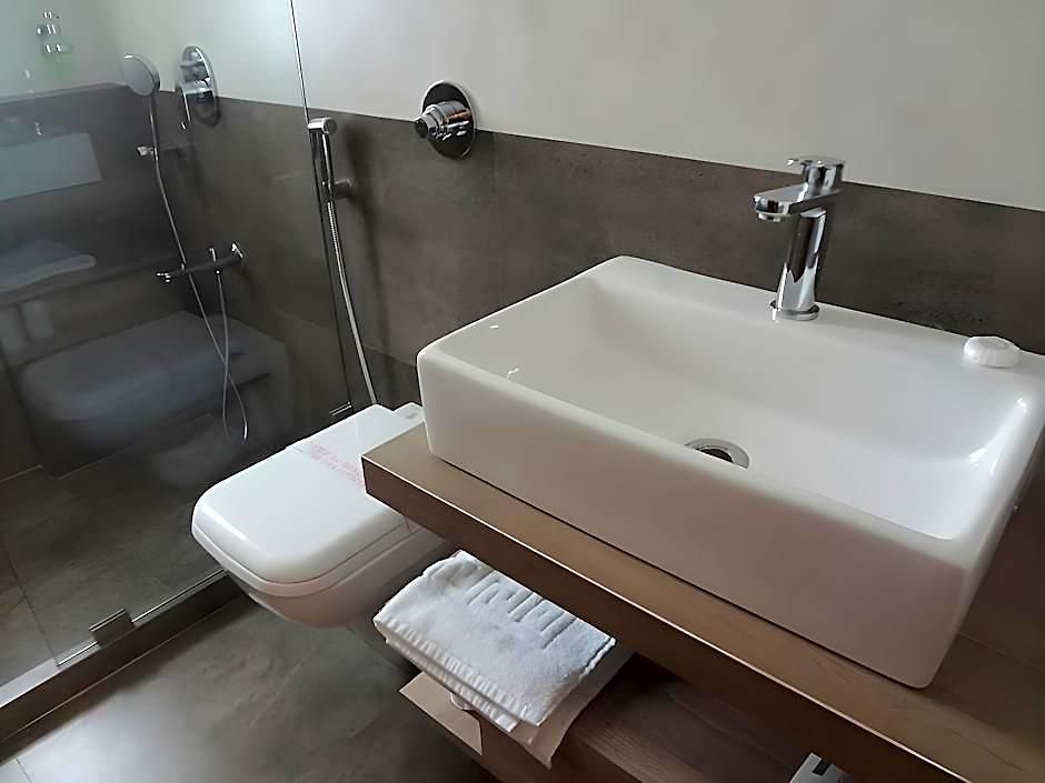 Hotel Diplomat, Colaba Mumbai