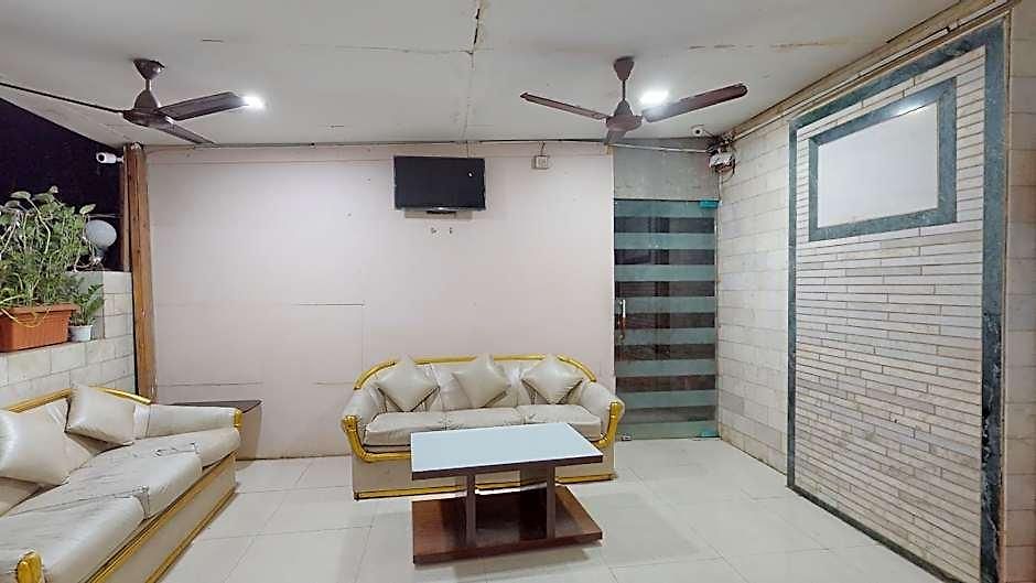 Sea Sands Hotel 2*