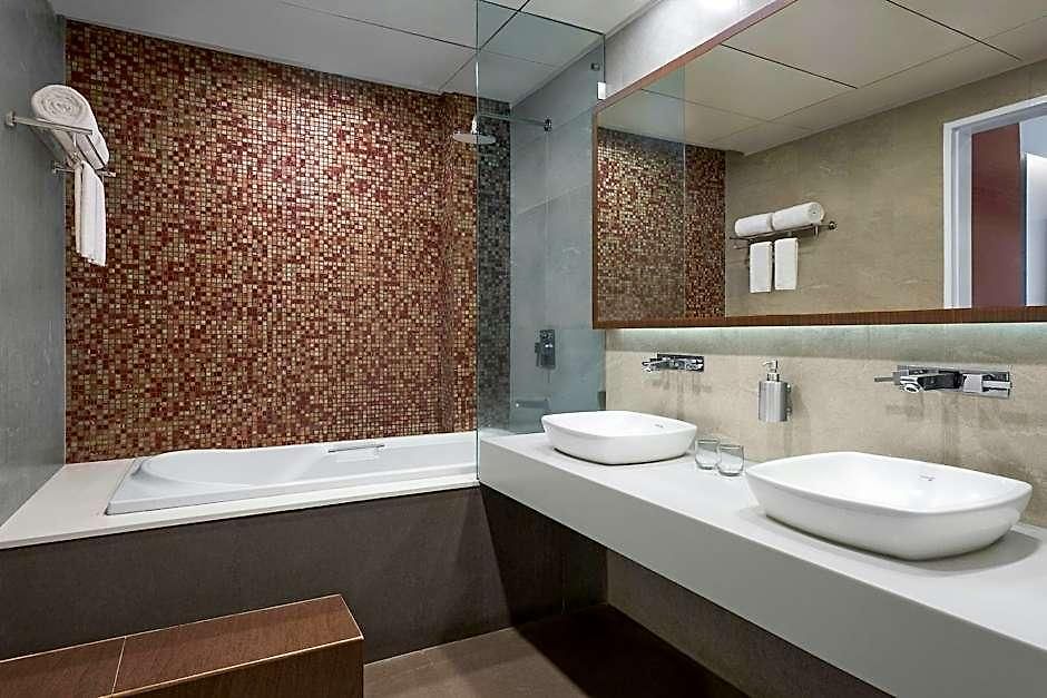 Hotel The Fern Residency Mumbai, The Acres Chembur, Series By Marriott 4*