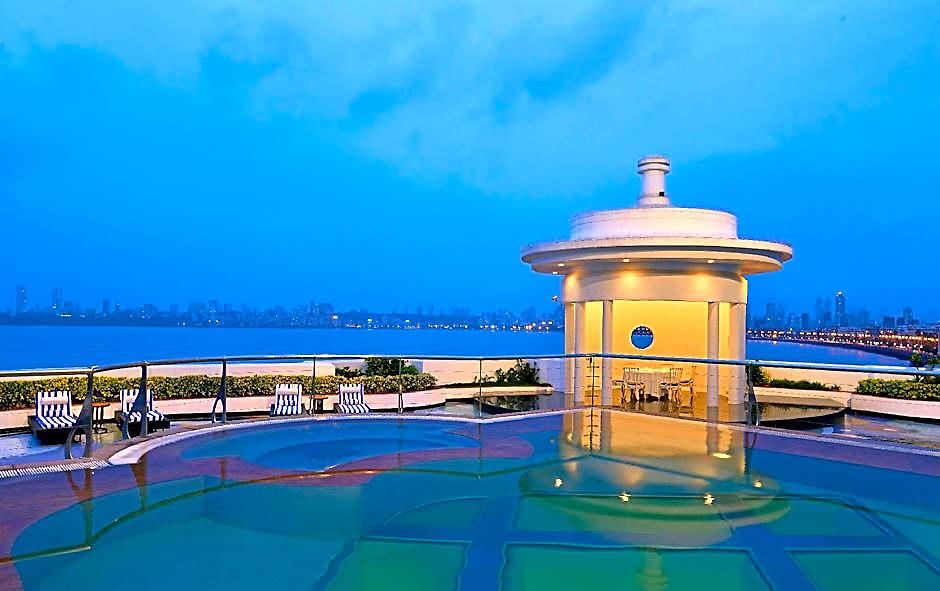 Marine Plaza 5*