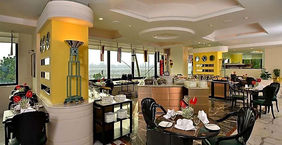 Marine Plaza Hotel