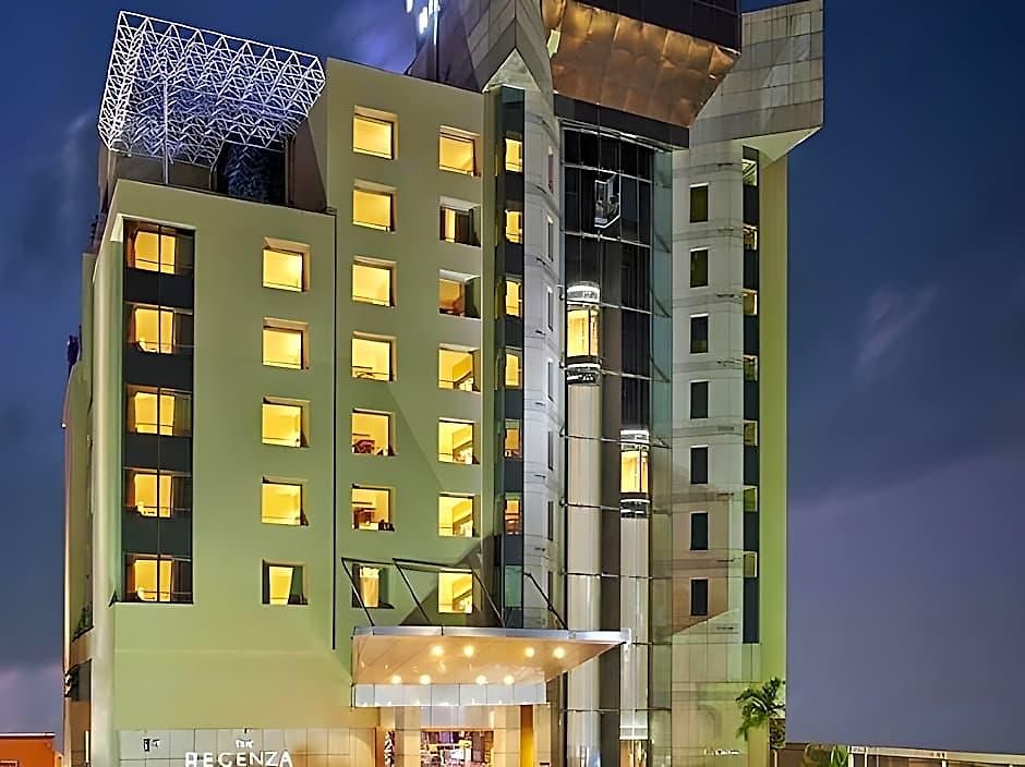 Hotel The Regale By Tunga