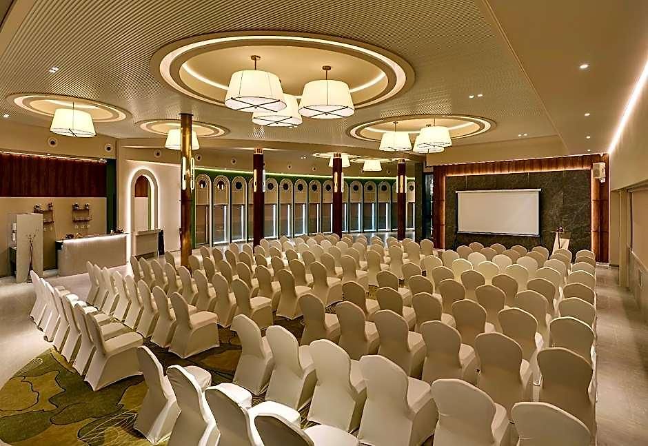 The Regale By Tunga Hotel