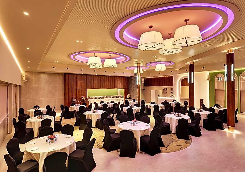 The Regale By Tunga Hotel Mumbai